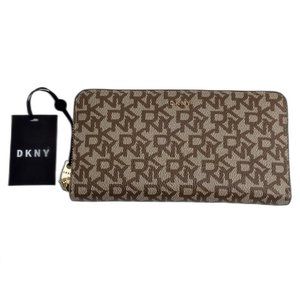 DKNY Bryant Leather Beige Phone Case New Zip Around Logo Large Wallet Gold Tan